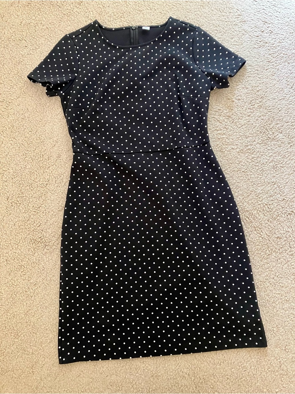 Old Navy polka dot short sleeves dress